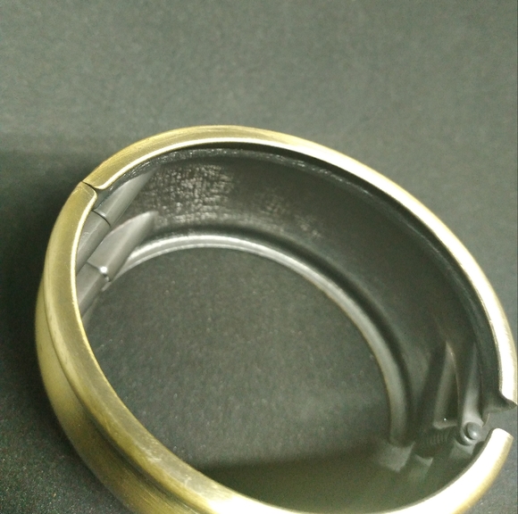 Vintage look Gold colored bracelet perfect for the summer - Picture 4 of 4